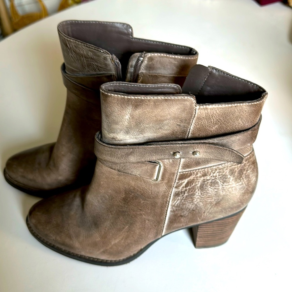 Leather boots